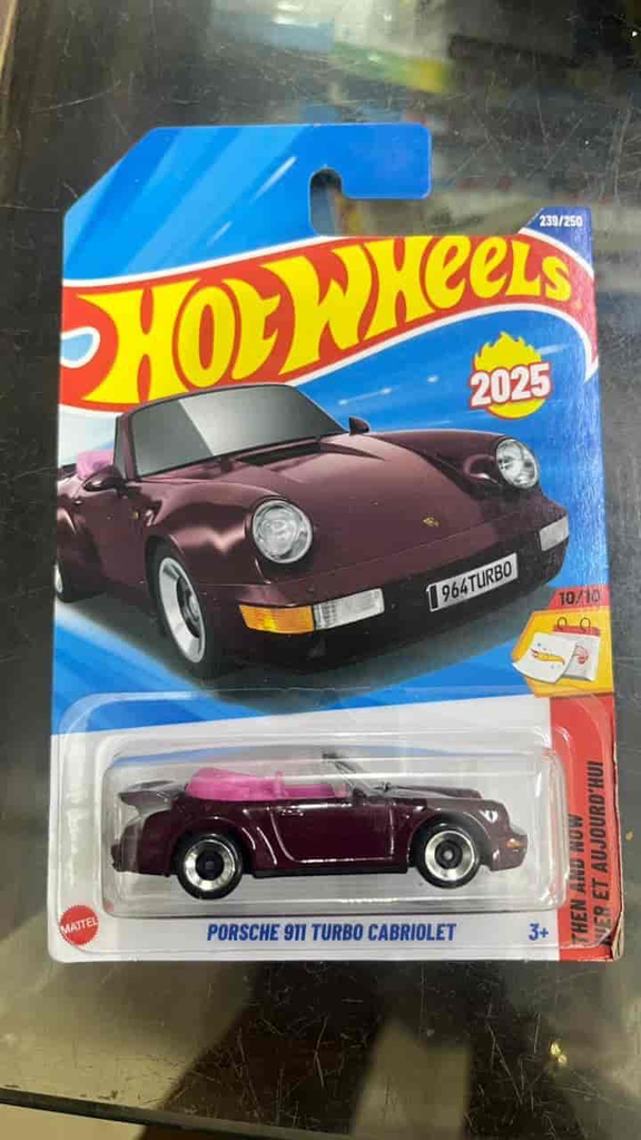 HOTWHEELS “ PORSCHE 911 TURBO CABRIOLET”